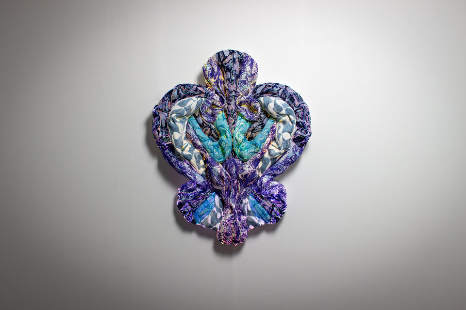 The artwork Andetag no. 22, textile sculpture in soft ambient light.