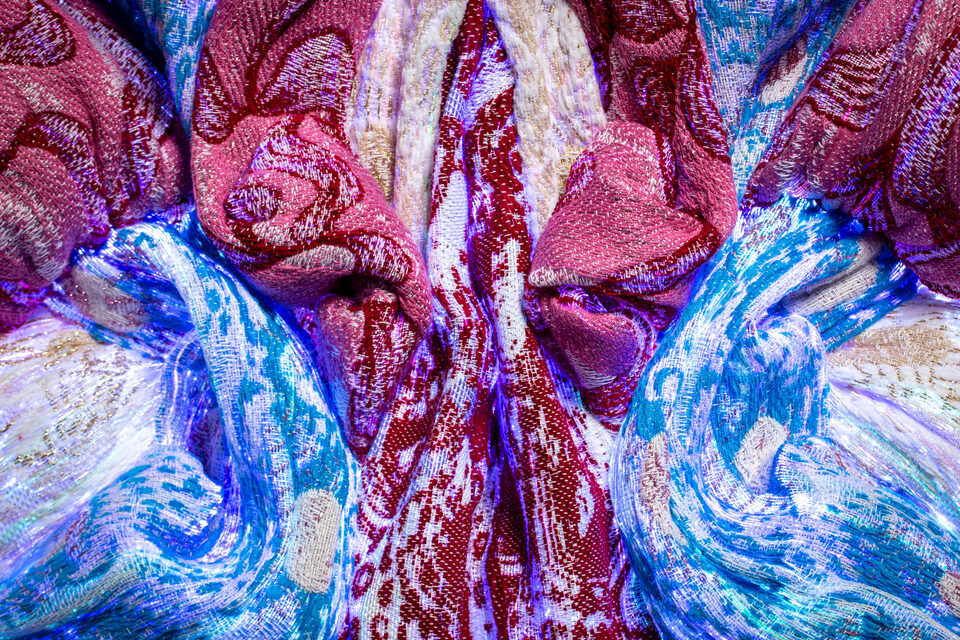 Close-up of the artwork Andetag no. 26, woven structure in optical fibre textile.