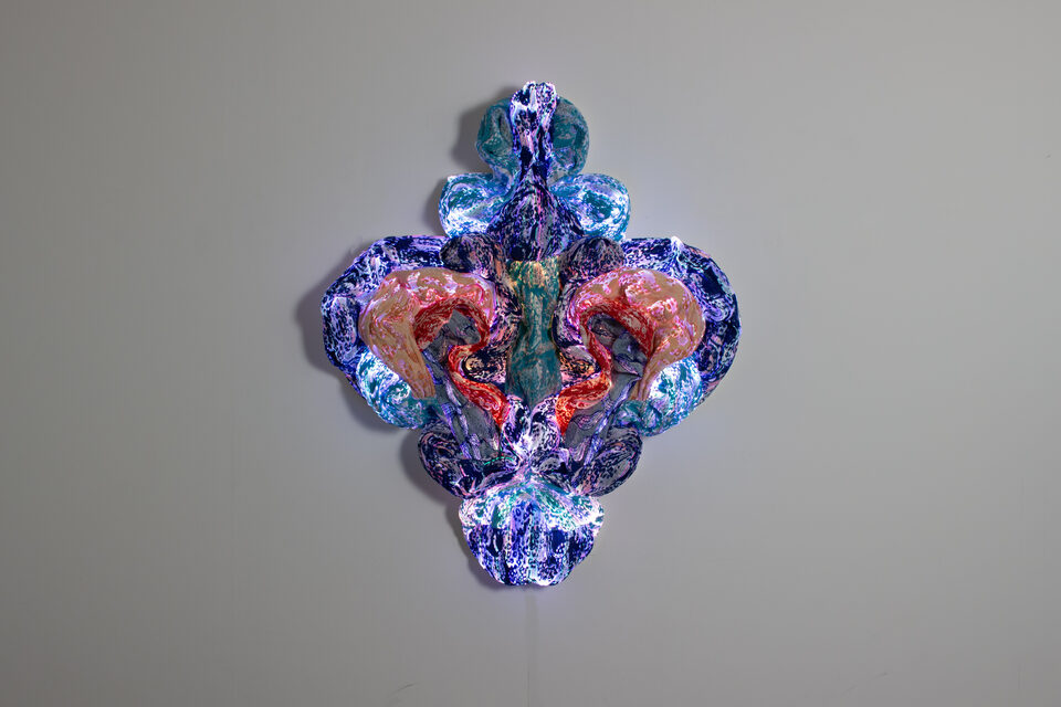 The artwork Andetag no. 33, textile sculpture in soft ambient light.
