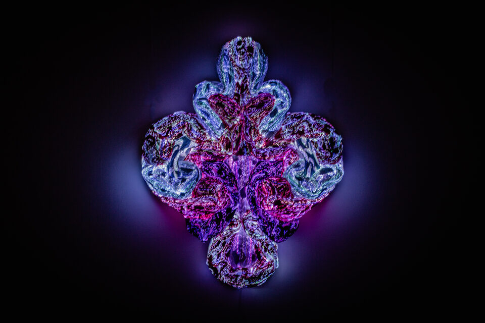 The artwork Andetag no. 37, alternative view of the luminous textile sculpture.