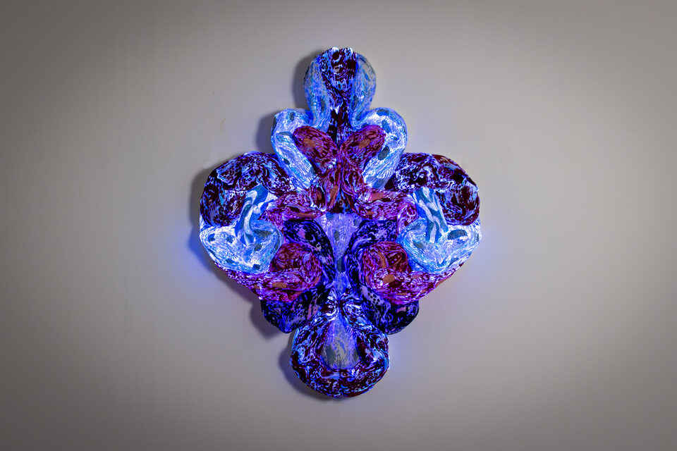 The artwork Andetag no. 37, textile sculpture in soft ambient light.