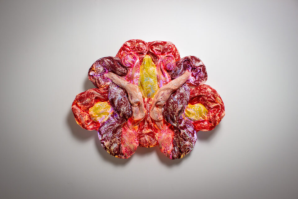 The artwork Andetag no. 6, textile sculpture in soft ambient light.